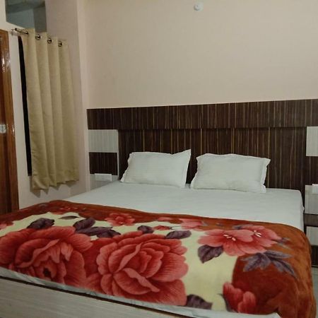 Adb Rooms Hotel De Pal ורנאסי מראה חיצוני תמונה